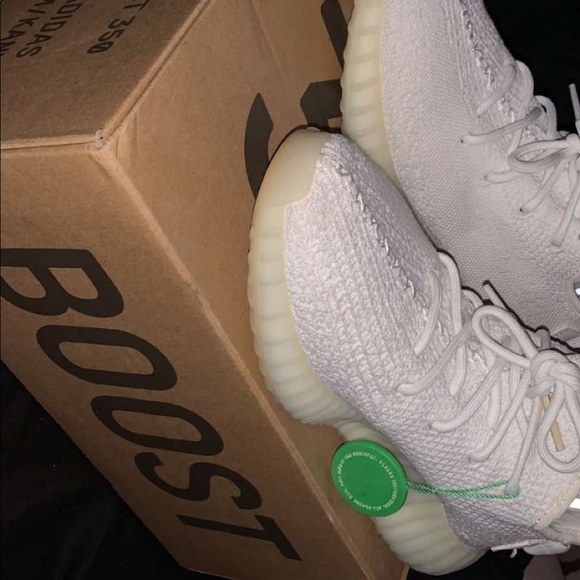 yeezy stockx tag